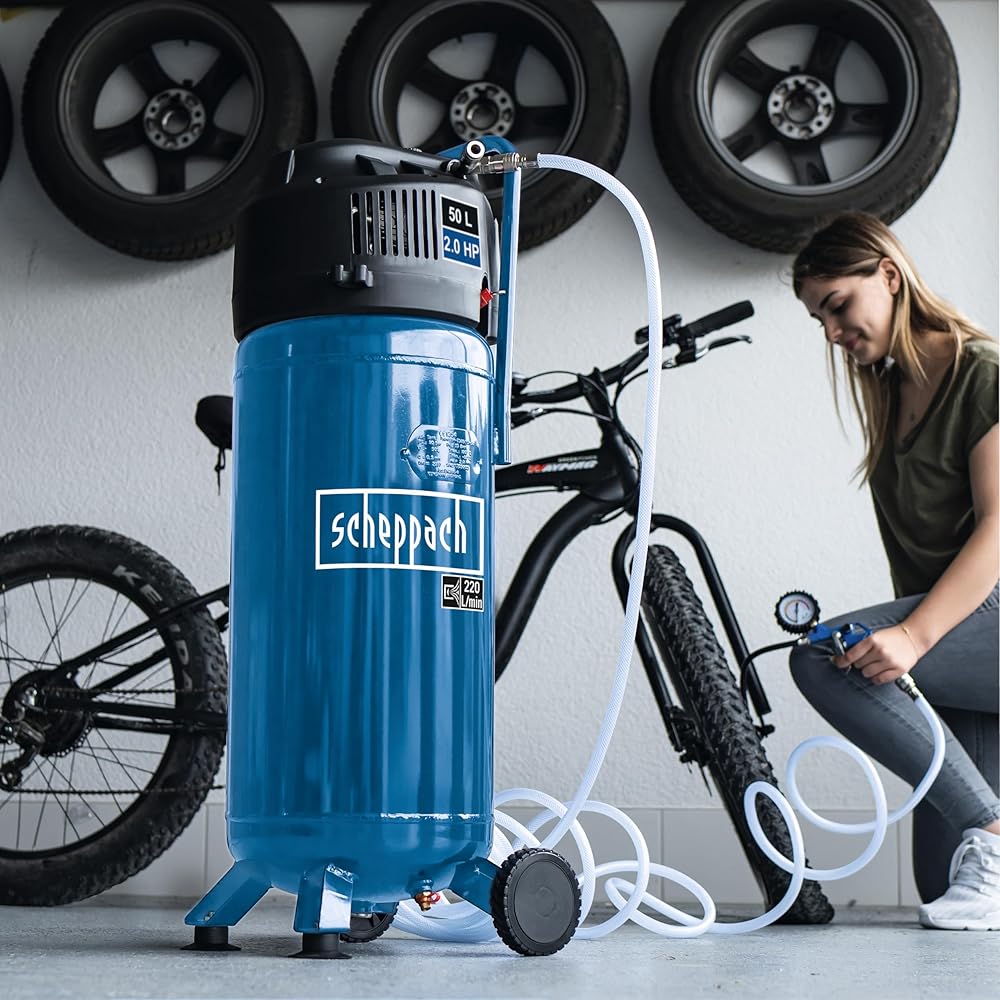 Scheppach Compresseur Vertical HC51V avec 13 accessoires et 8m de tuyau | 10 bar | Cuve de 50L | Sans huile | 1500W - 2CV | Puissance d'aspiration 220 l/min | Double raccord | Réducteur de pression