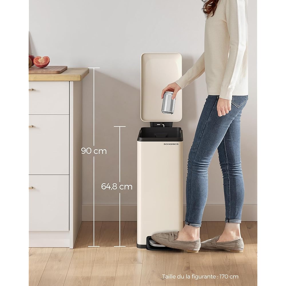 SONGMICS Poubelle de Cuisine 48L, Poubelle à Pédale, Fine, pour Petits Espaces, Couvercle à Fermeture en Douceur, avec Seau Intérieur, en Acier, 15 Sacs Poubelle Inclus, Beige Sable LTB510A02 : Cuisine et Maison